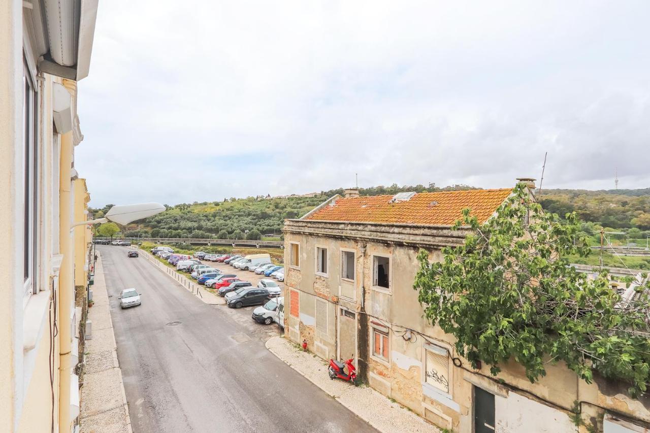Vita Portucale ! Stylish Apartment Campo Ourique Lisabona Exterior foto