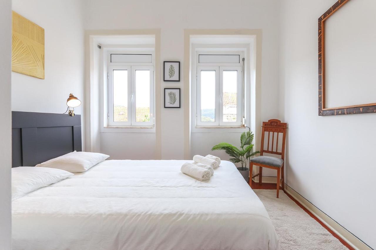 Vita Portucale ! Stylish Apartment Campo Ourique Lisabona Exterior foto