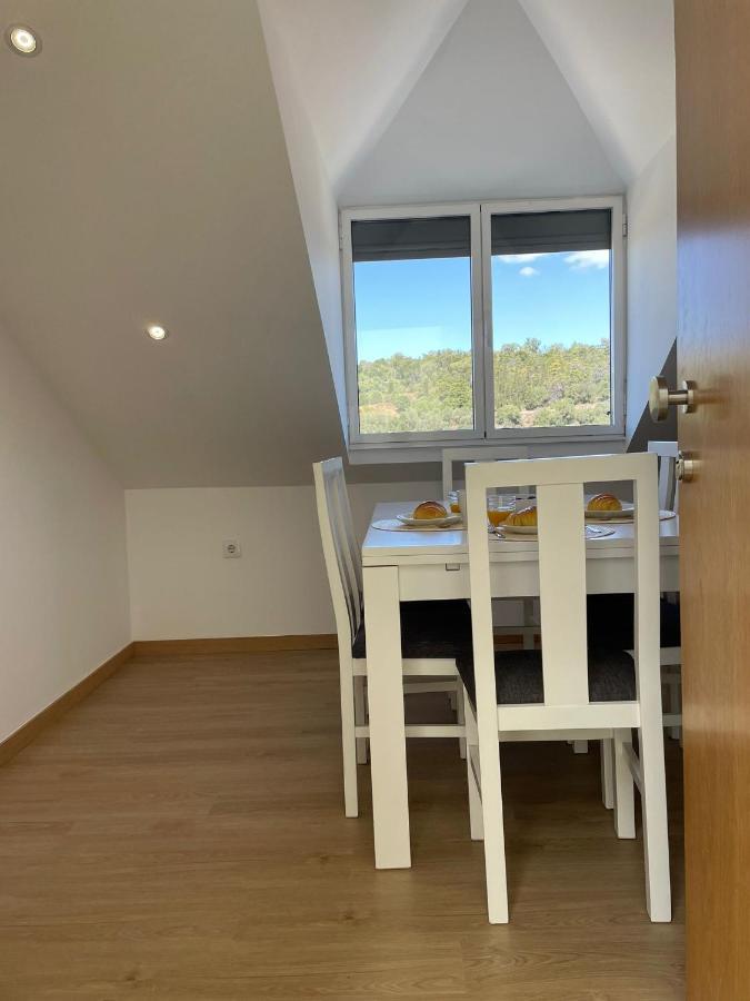 Vita Portucale ! Stylish Apartment Campo Ourique Lisabona Exterior foto