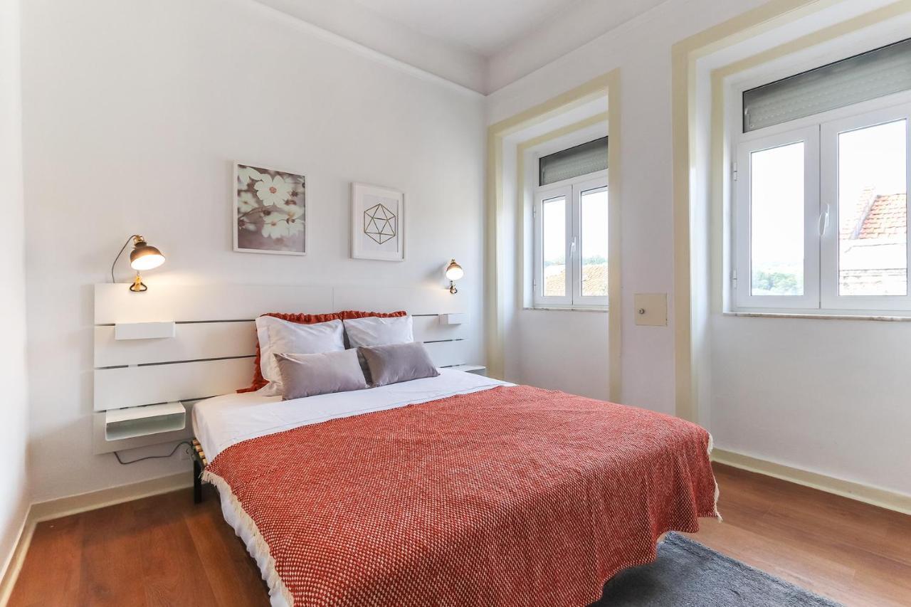 Vita Portucale ! Stylish Apartment Campo Ourique Lisabona Exterior foto