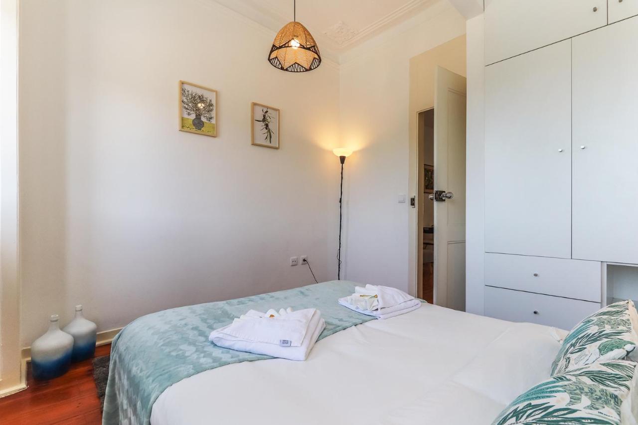 Vita Portucale ! Stylish Apartment Campo Ourique Lisabona Exterior foto